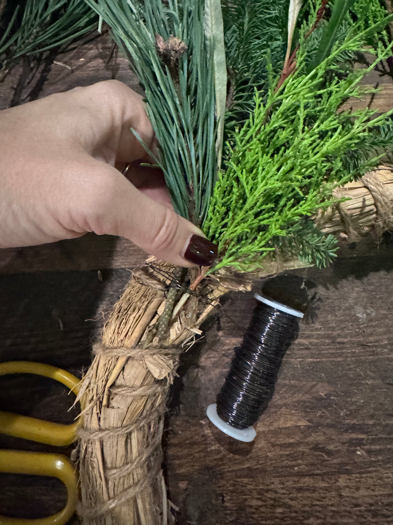 'Holidays Are Coming' DIY Wreath Kit